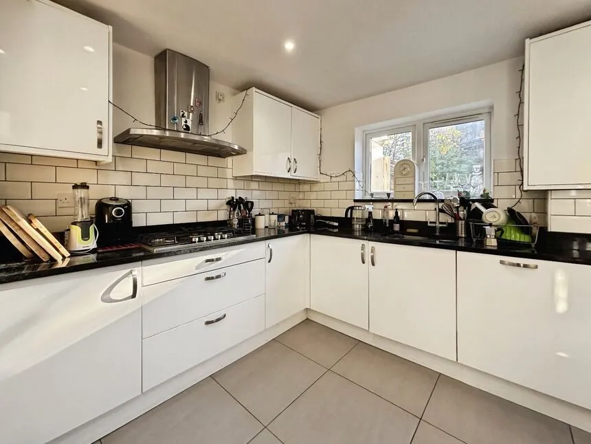 Elizabeth Road, London, E6, photo 16