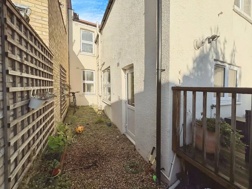 Elizabeth Road, London, E6, photo 14