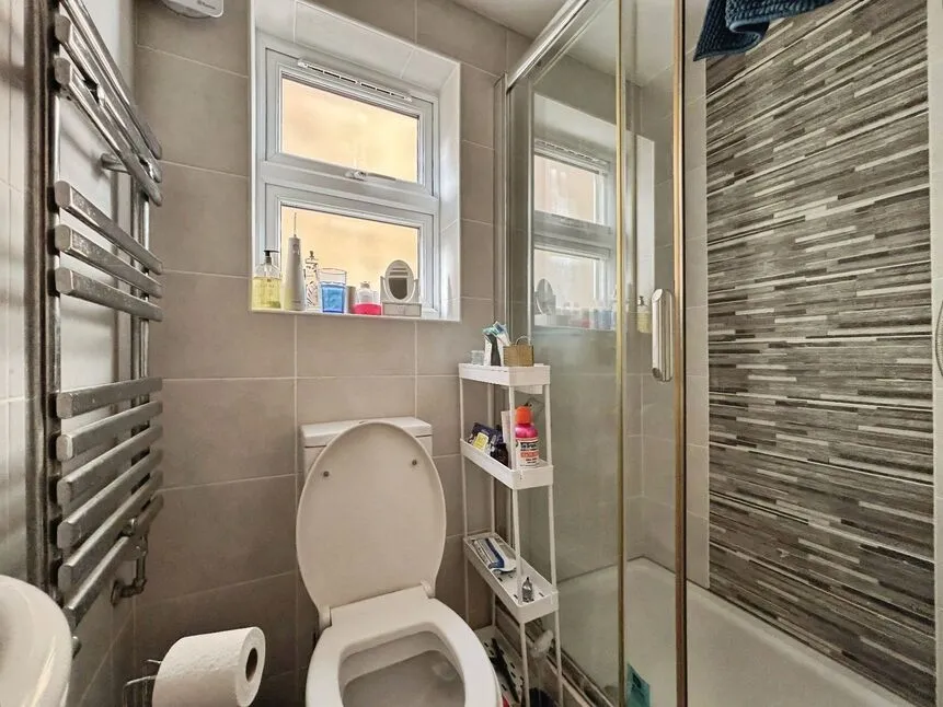 Elizabeth Road, London, E6, photo 15