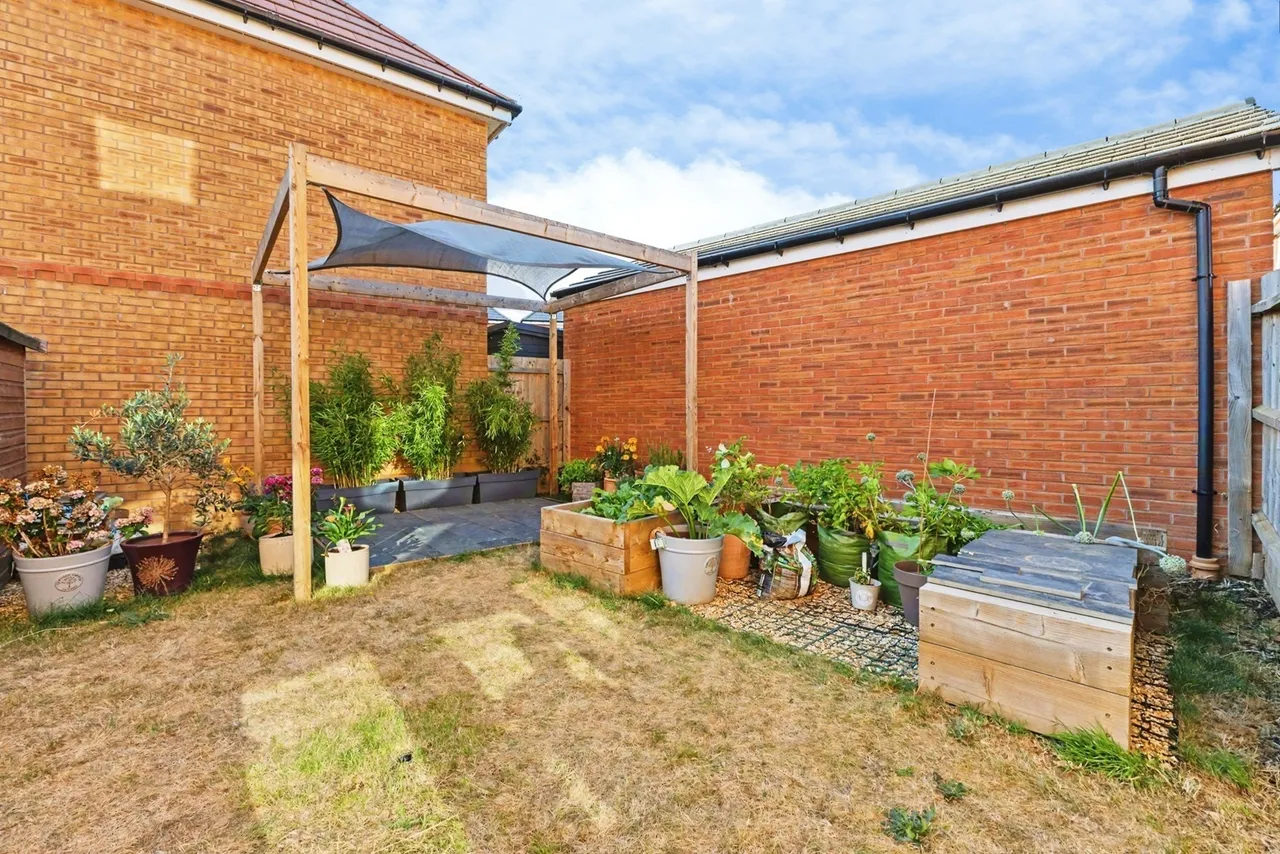 Stratford Drive, Overstone Gate, Northampton, NN6, photo 16