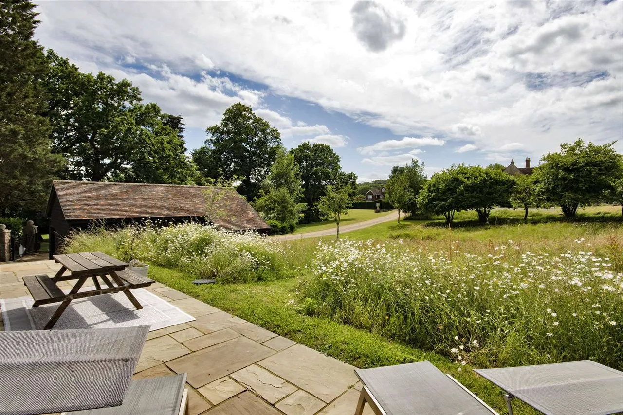 Wickhurst Road, Weald, Sevenoaks, Kent, TN14 6LY, photo 12