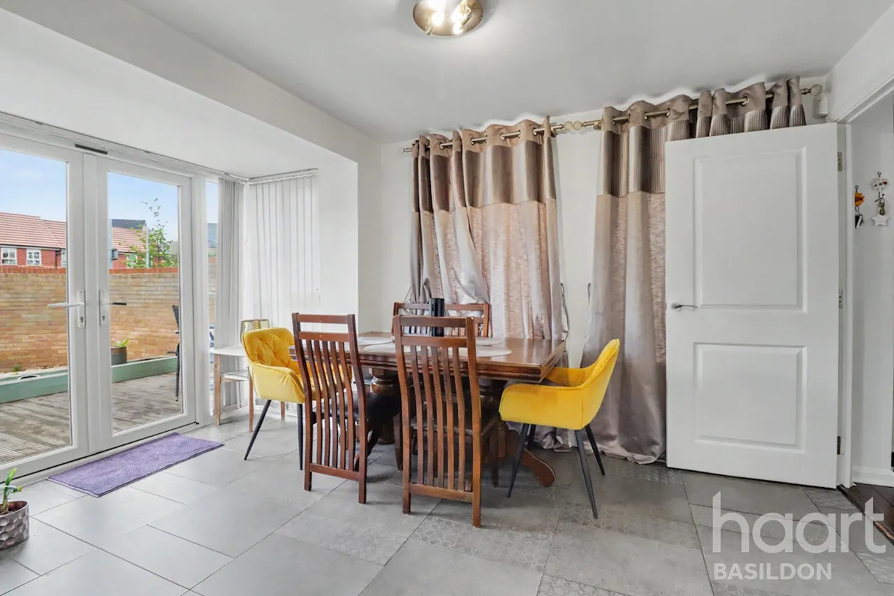 Broadhurst Place, Basildon, SS14, photo 7