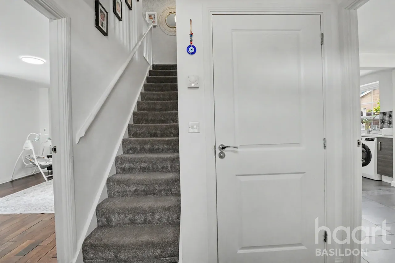 Broadhurst Place, Basildon, SS14, photo 30