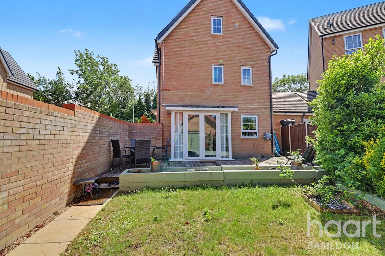 Broadhurst Place, Basildon, SS14, photo 27