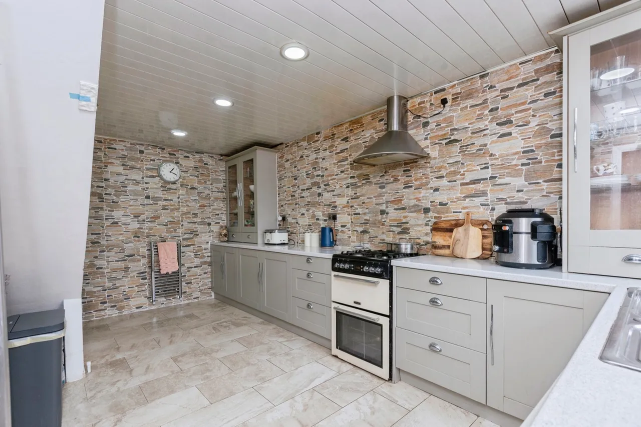 Holkham Avenue, Leicester, LE4, photo 8
