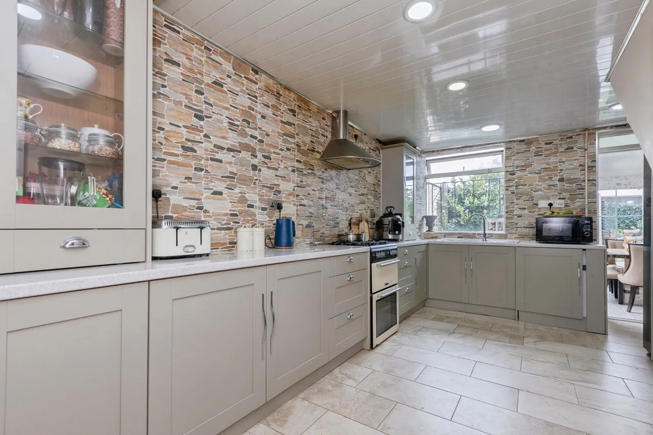 3 bed house for sale, Holkham Avenue, Leicester, LE4