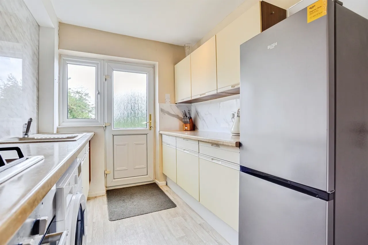 Newton Drive, Wakefield, photo 6