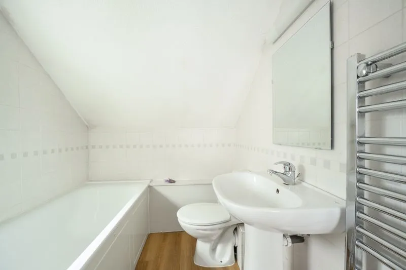 Hersham Road, Walton-On-Thames KT12 1JJ, photo 6