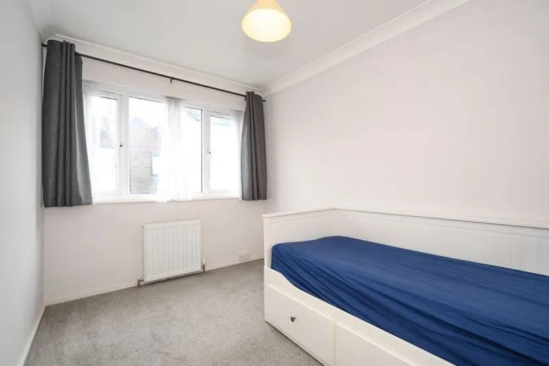 Hersham Road, Walton-On-Thames KT12 1JJ, photo 5