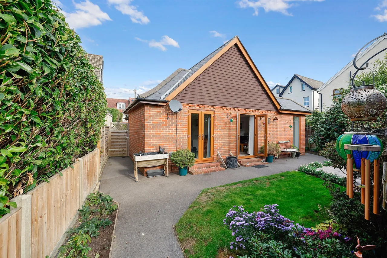 Warwick Road, Holmwood, RH5, photo 9