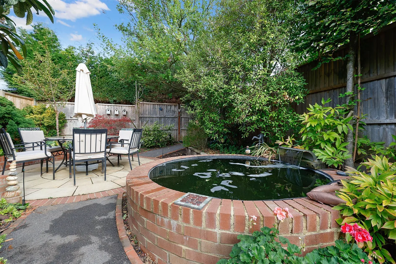 Warwick Road, Holmwood, RH5, photo 8