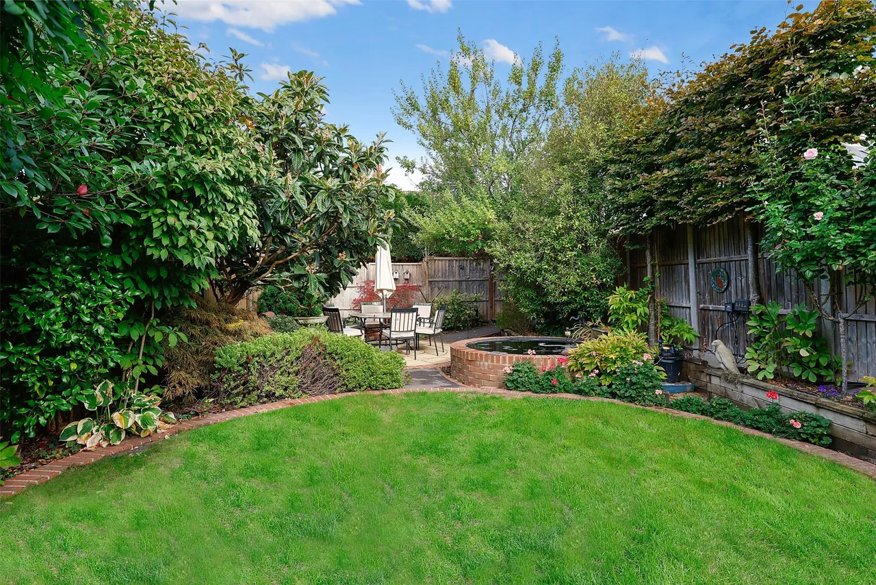 Warwick Road, Holmwood, RH5, photo 4