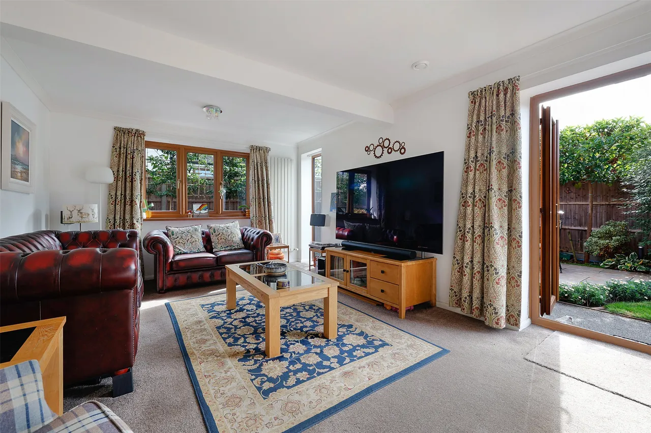 Warwick Road, Holmwood, RH5, photo 2