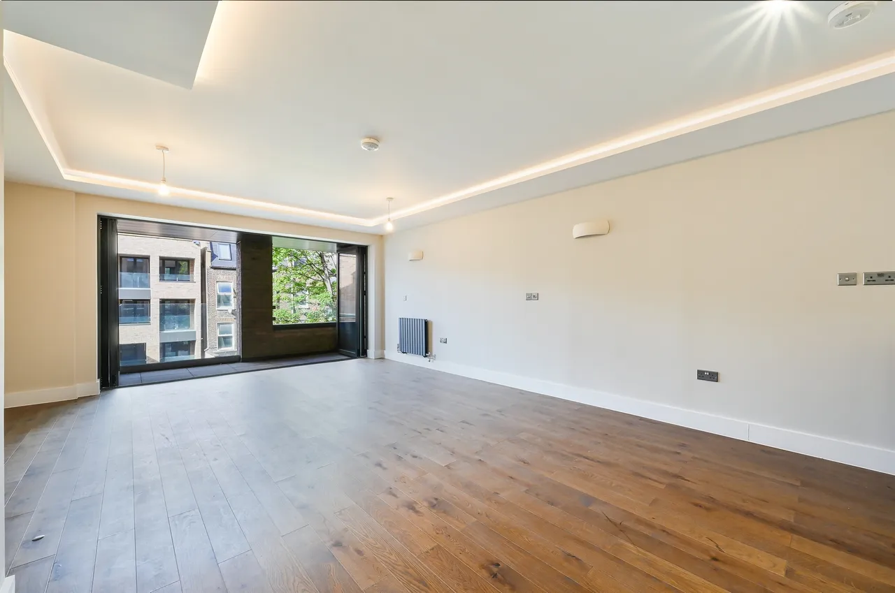 Shepherds Bush Road, London, W6, photo 9