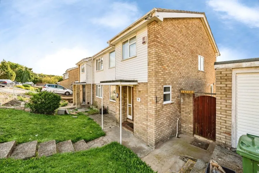 3 bed house to rent, Partridge Way, High Wycombe, HP13