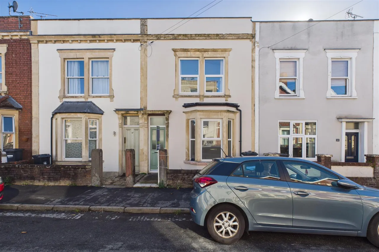 2 bed house for sale, Oak Road, BS7