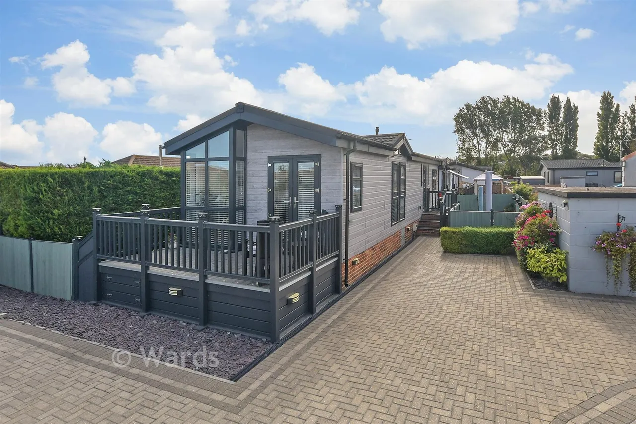 2 bed park home for sale, The Broadway, Minster On Sea, ME12