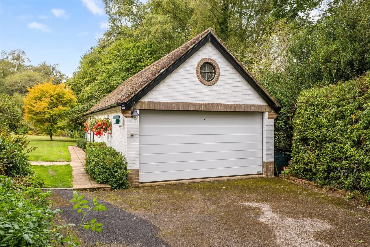 Bank, Lyndhurst, SO43, photo 23