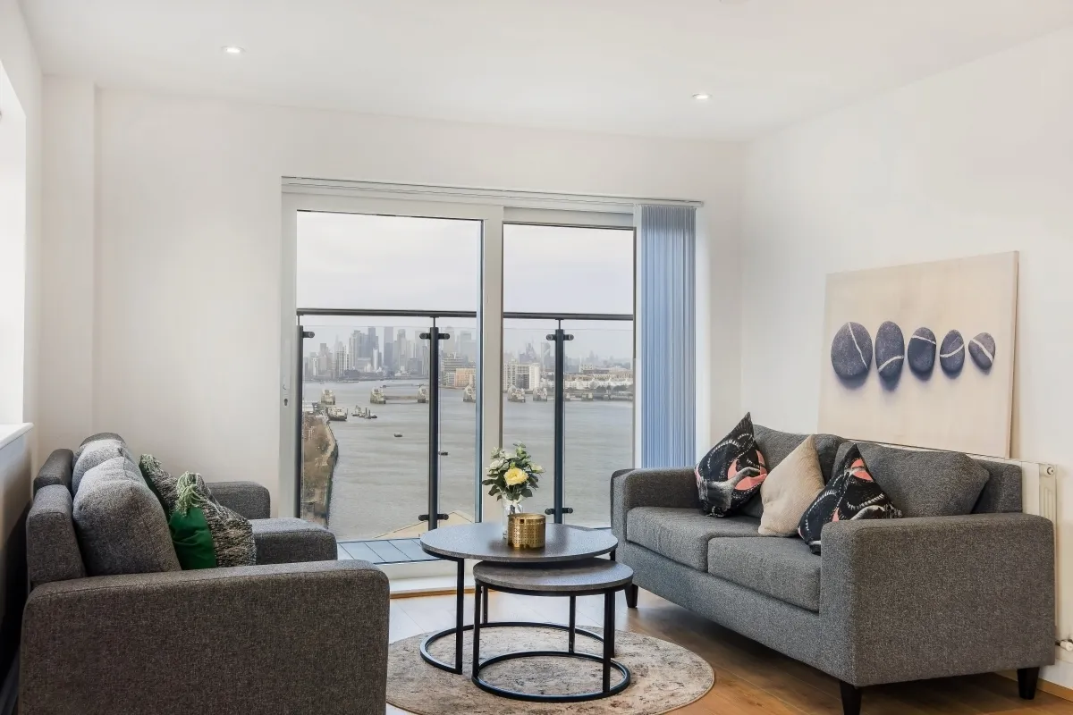 2 bed flat to rent — Mast Quay London SE18