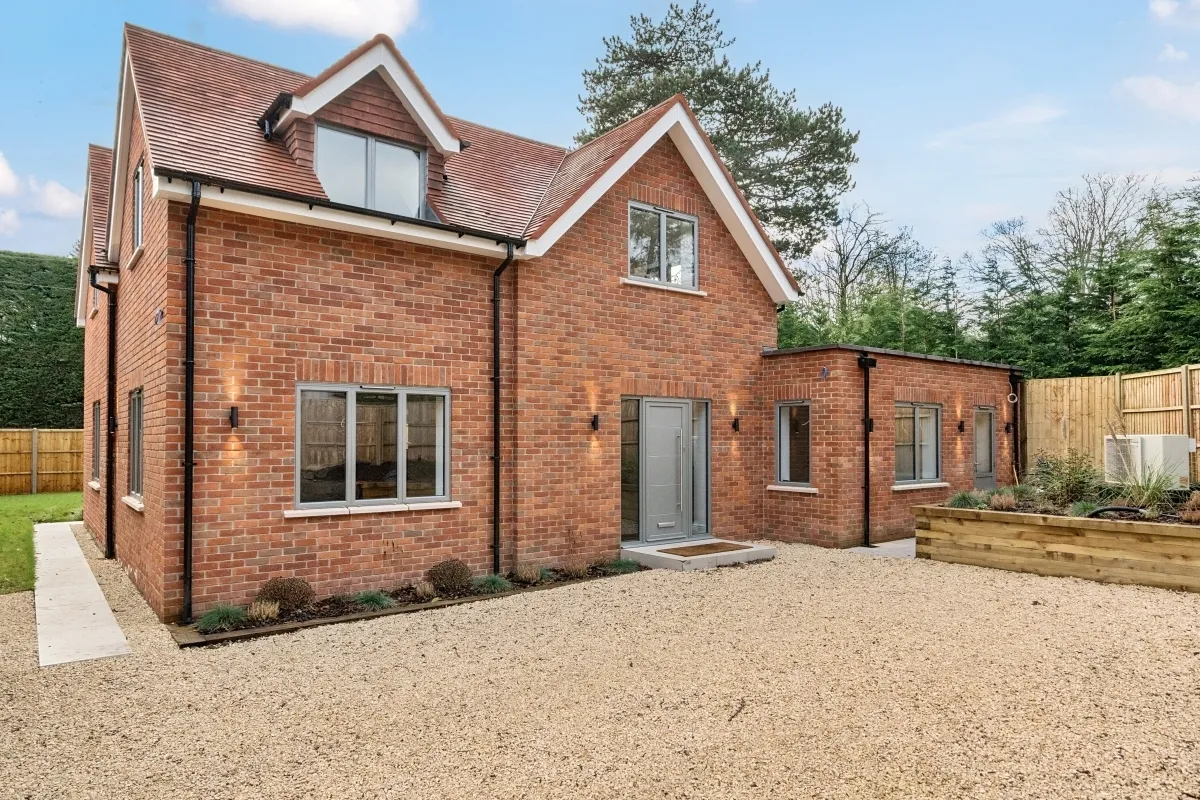 3 bed house to rent — Brockenhurst Road Ascot SL5