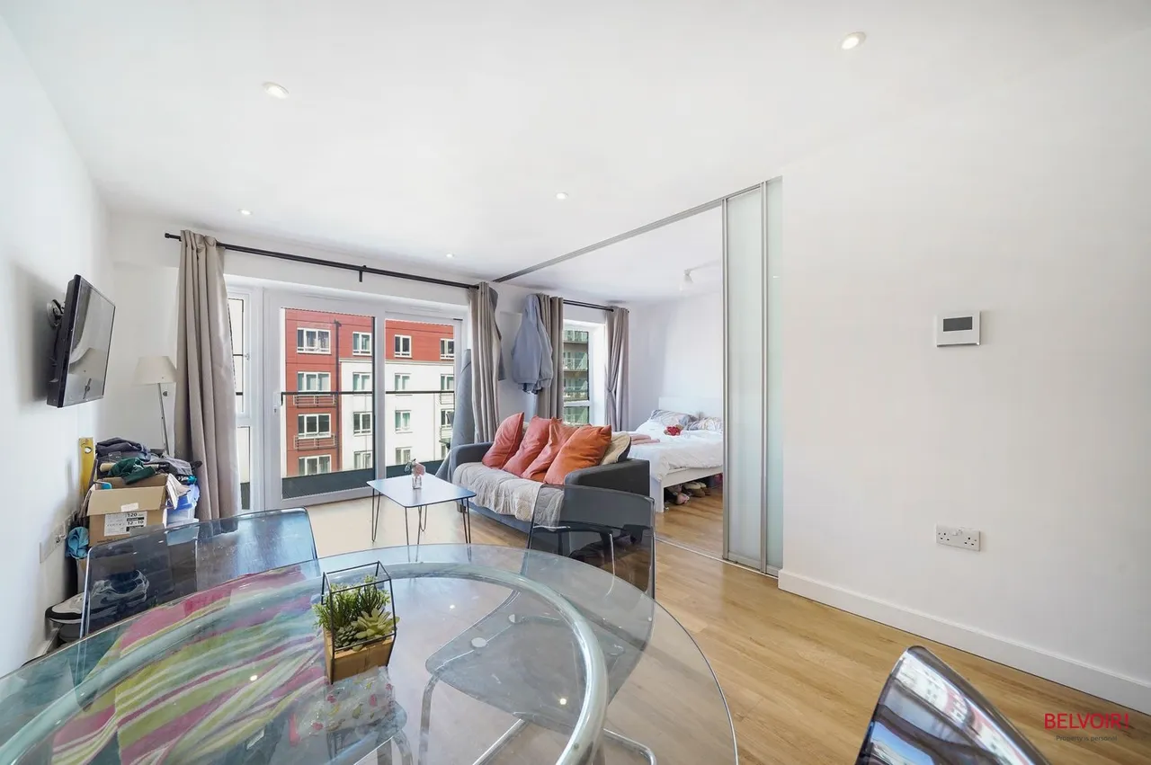 20 Boulevard Drive, Beaufort Park, London, NW9, photo 8