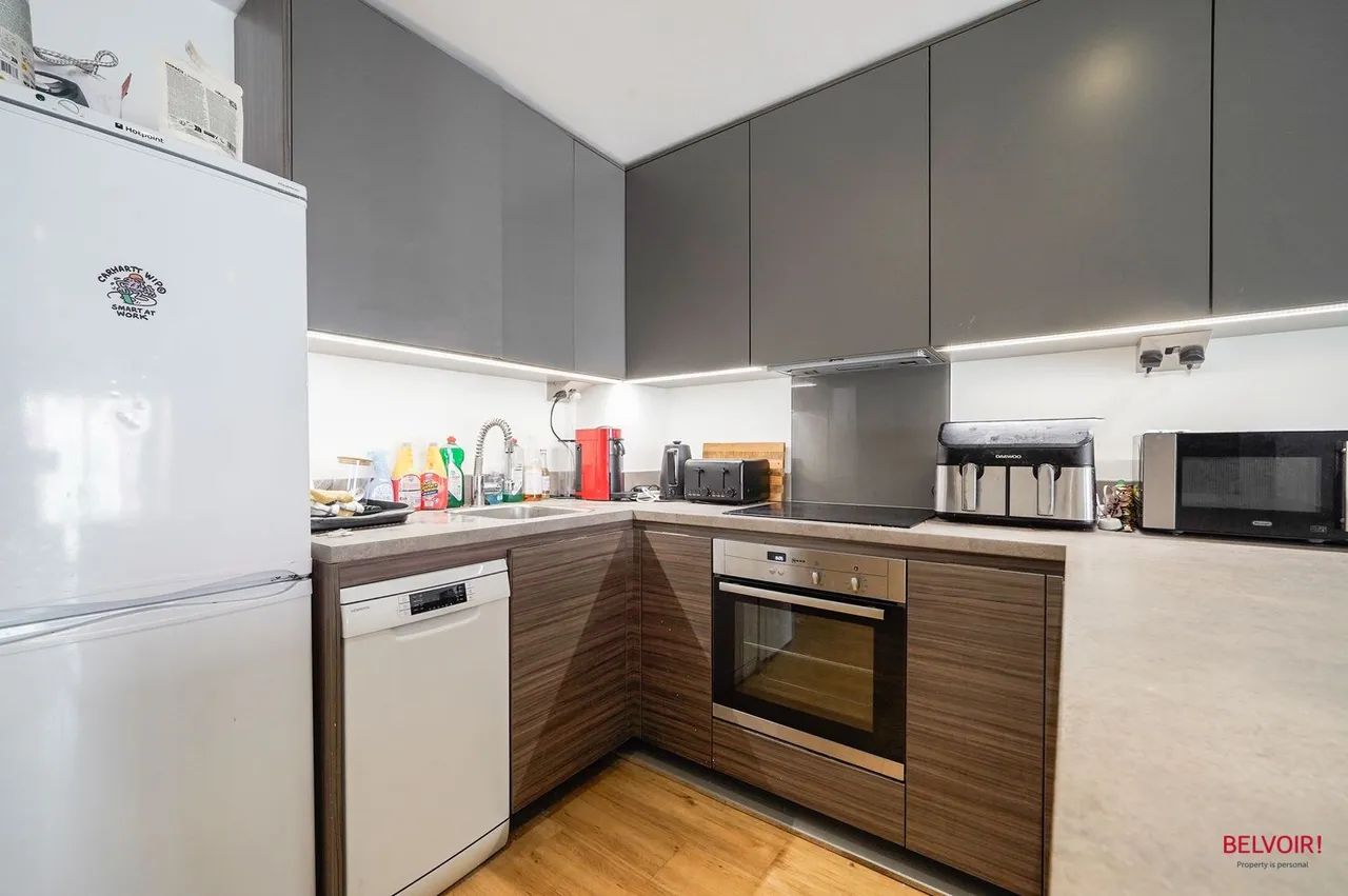 20 Boulevard Drive, Beaufort Park, London, NW9, photo 6
