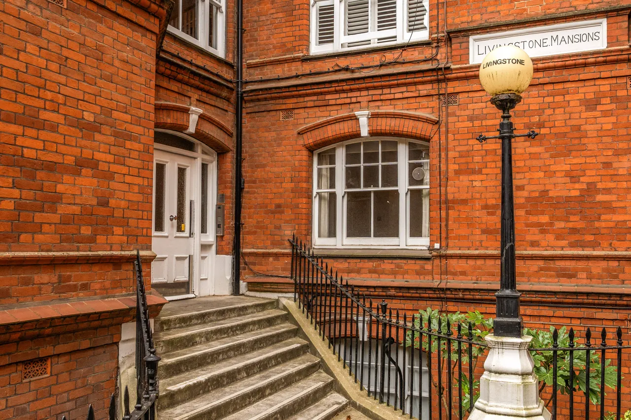 13 Livingstone Mansions, Queens Club Gardens, London, photo 7