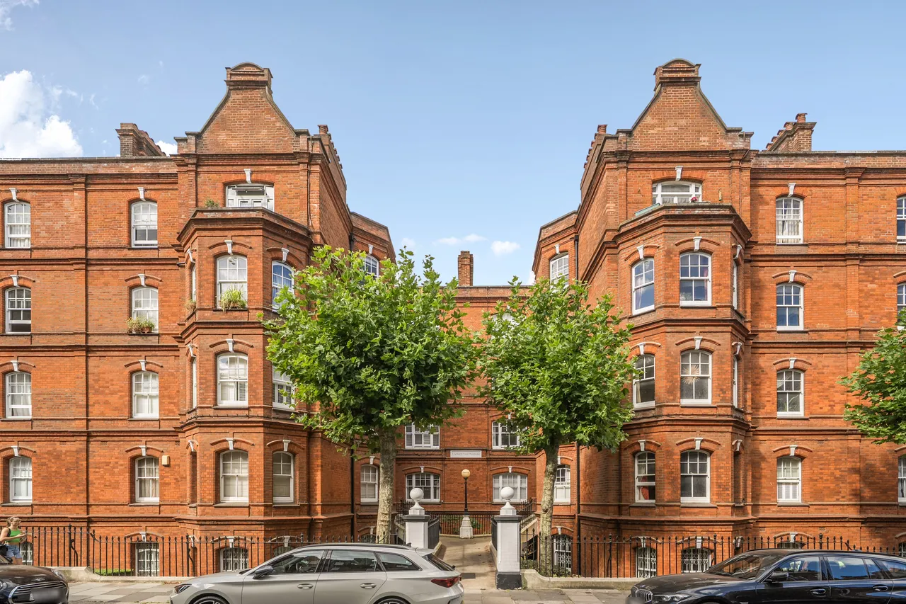1 bed flat for sale — 13 Livingstone Mansions, Queens Club Gardens, London