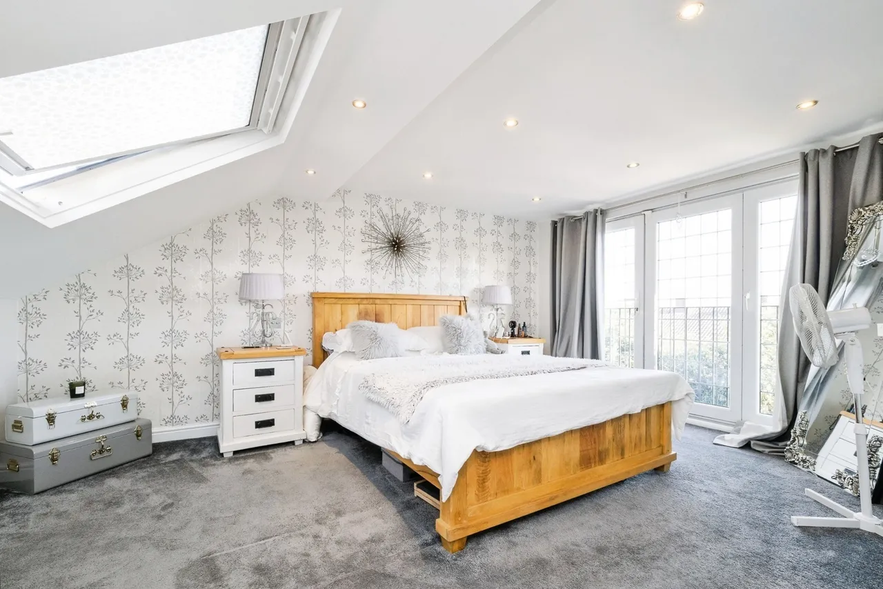 Lambourne Road, Chigwell, IG7, photo 11