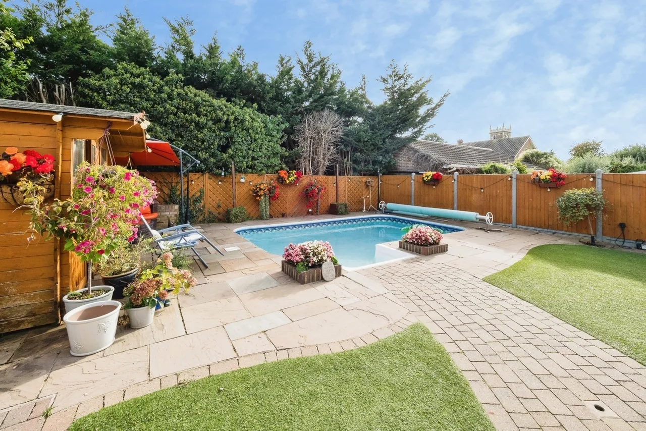 Lambourne Road, Chigwell, IG7, photo 9