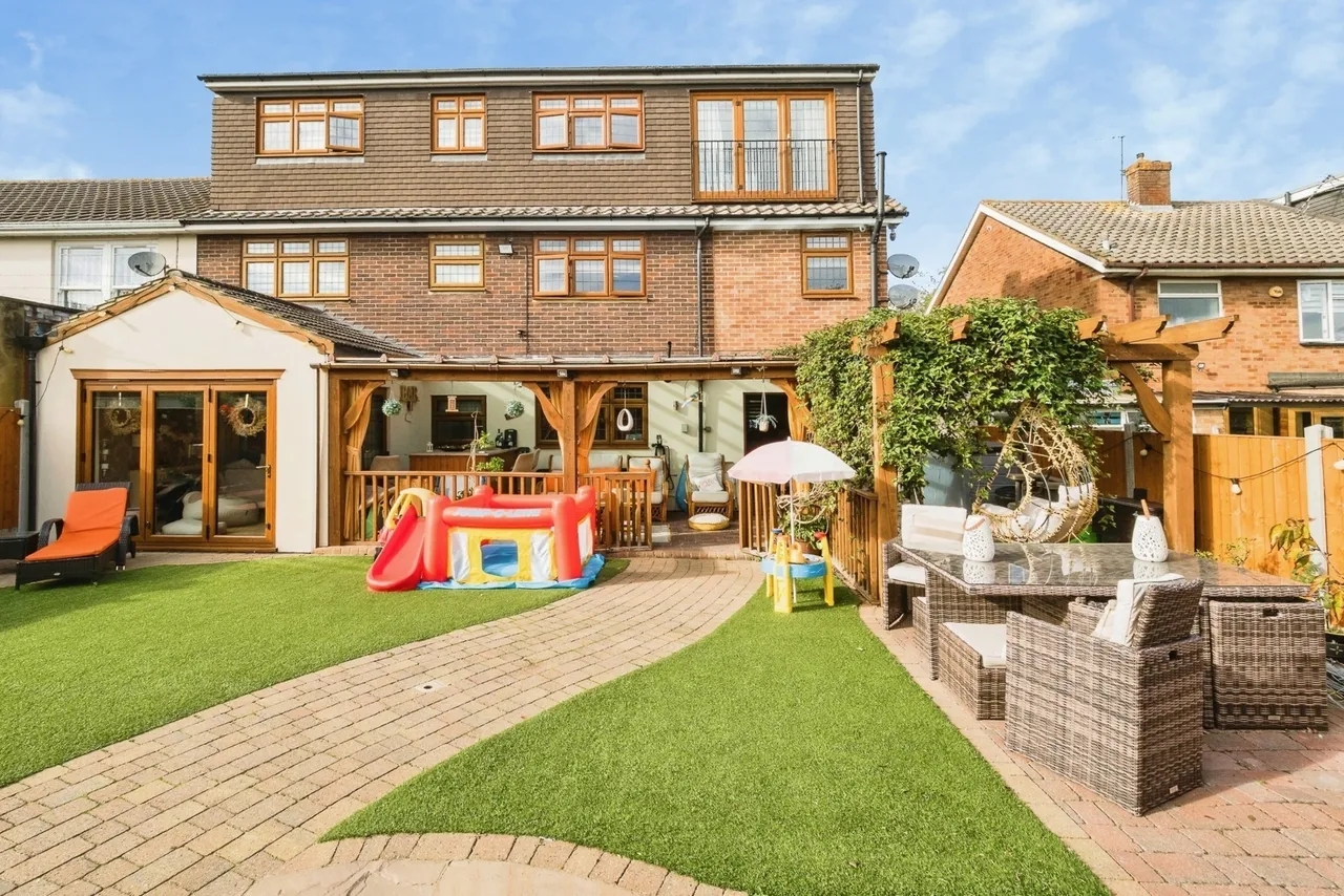 Lambourne Road, Chigwell, IG7, photo 19