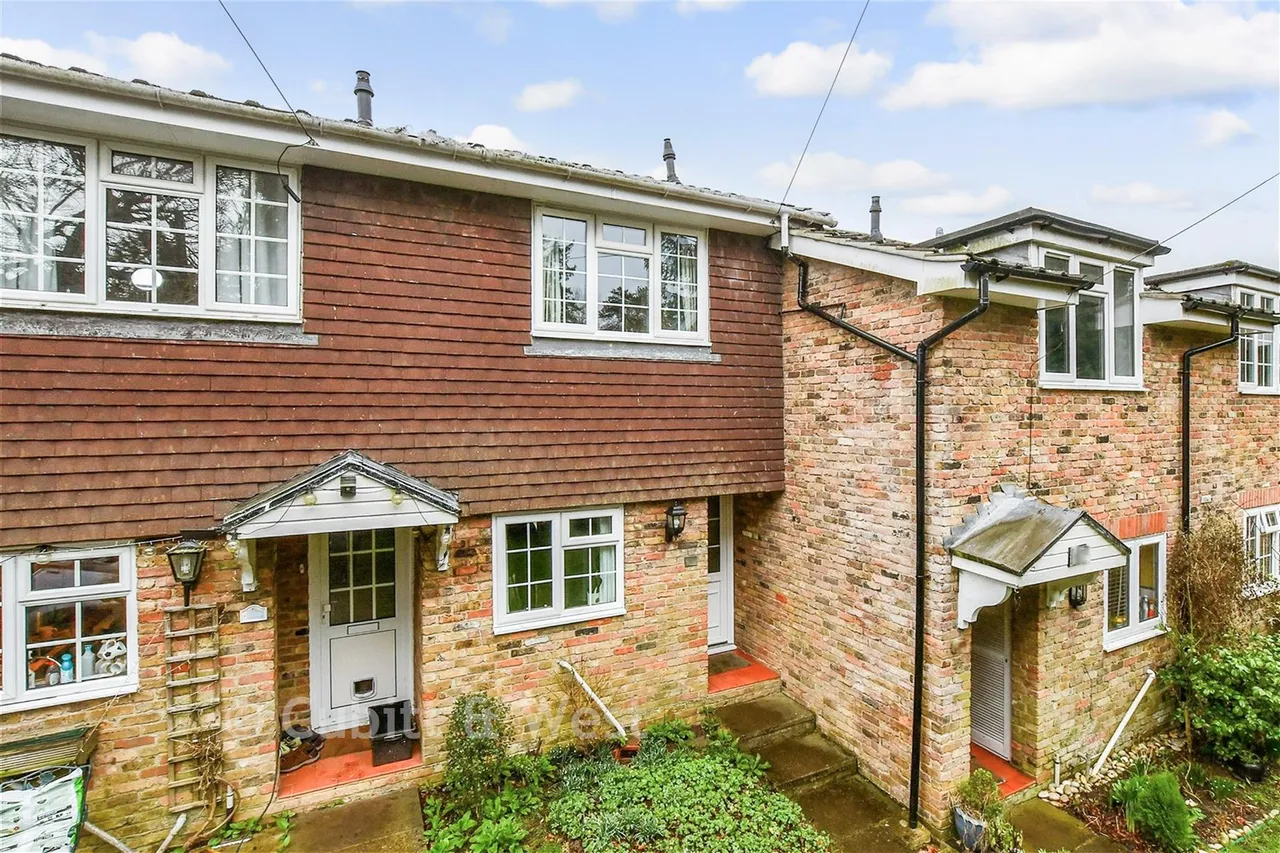 2 bed house for sale, Walton On The Hill, Walton-On-The-Hill, KT20