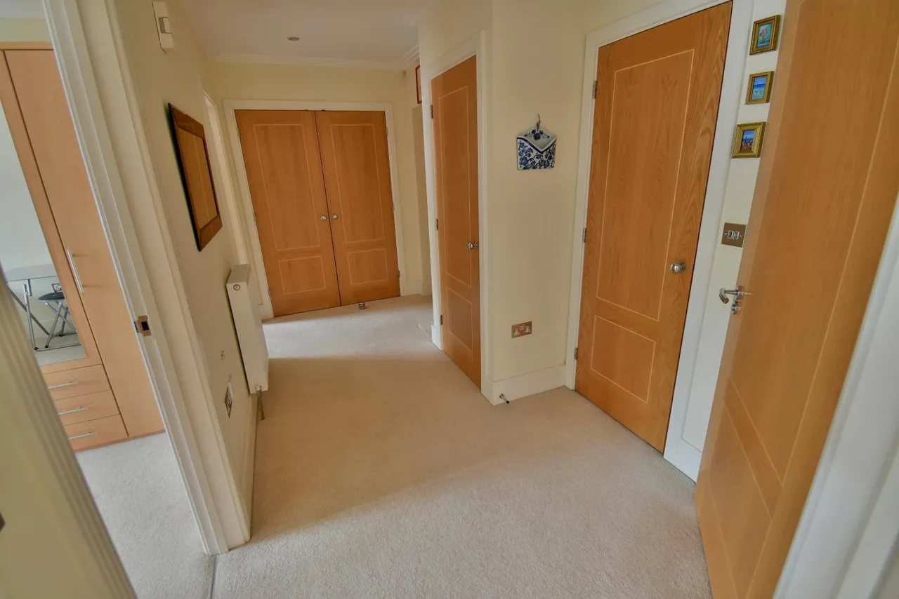 The Gables, BH22, photo 10