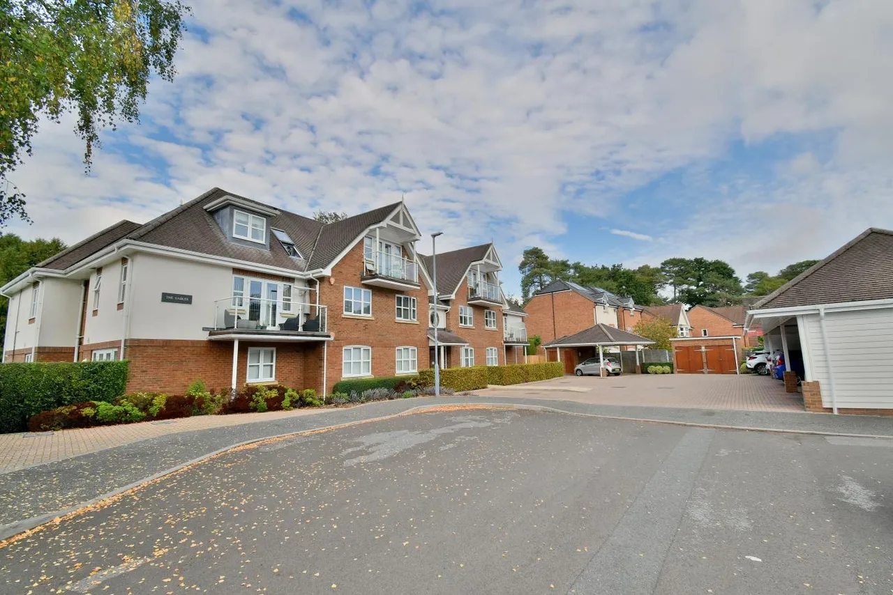 The Gables, BH22, photo 13