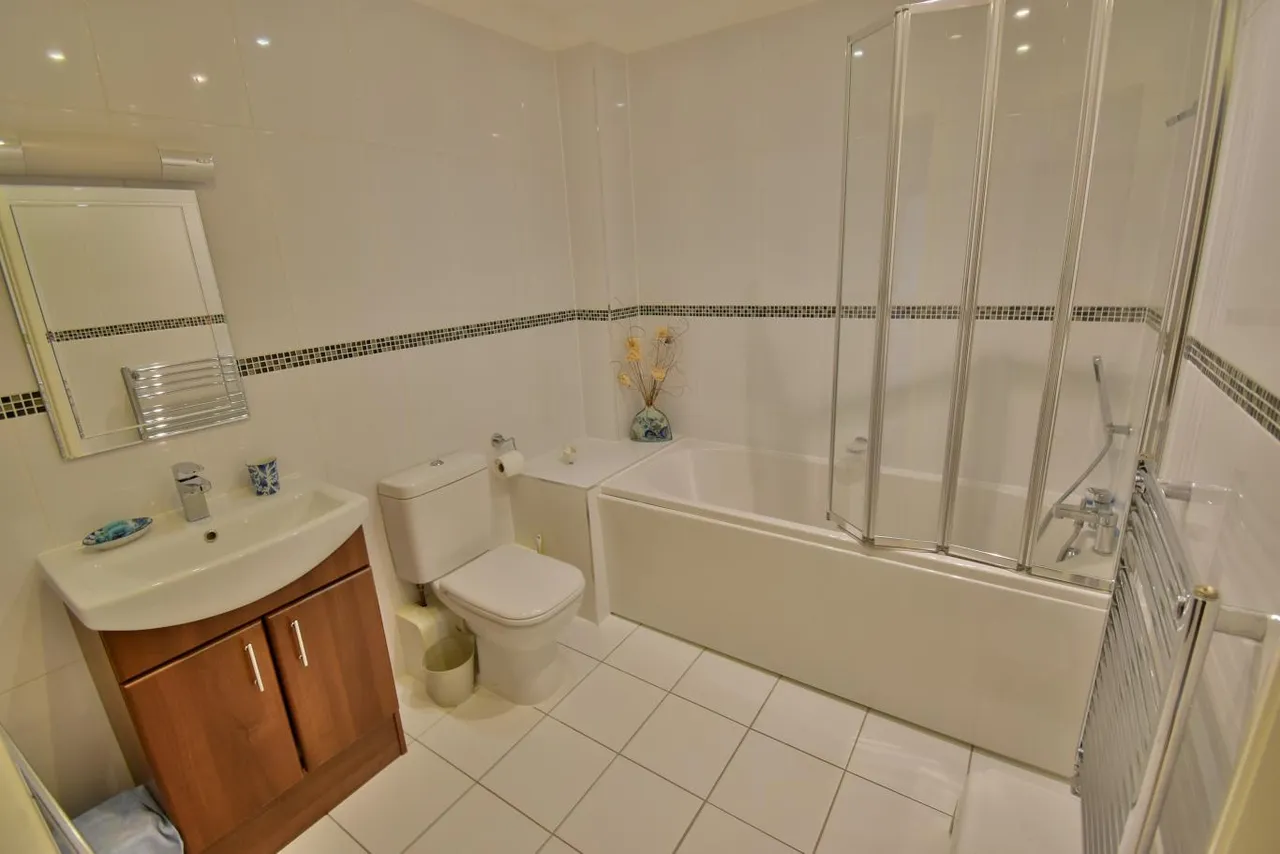 The Gables, BH22, photo 8