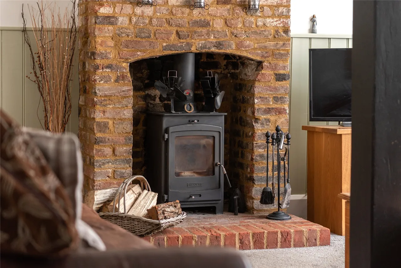 High Street, Walkern, SG2, photo 9
