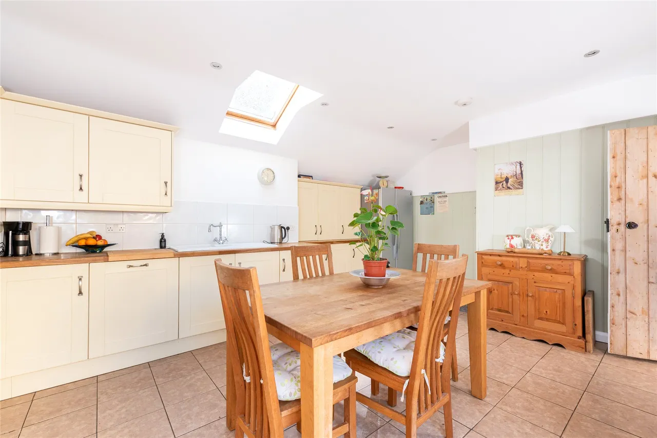 High Street, Walkern, SG2, photo 3