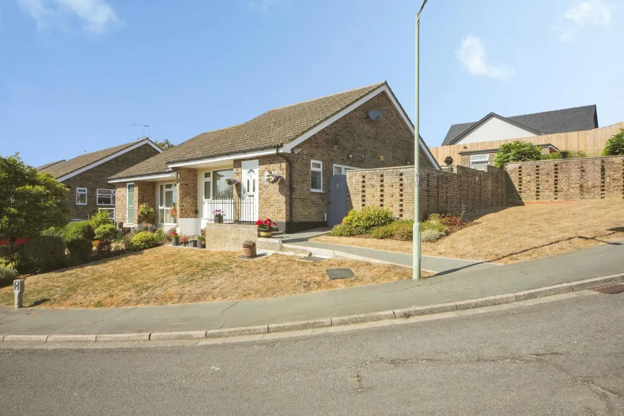 Millfield Avenue, STOWMARKET, Suffolk, IP14, photo 18