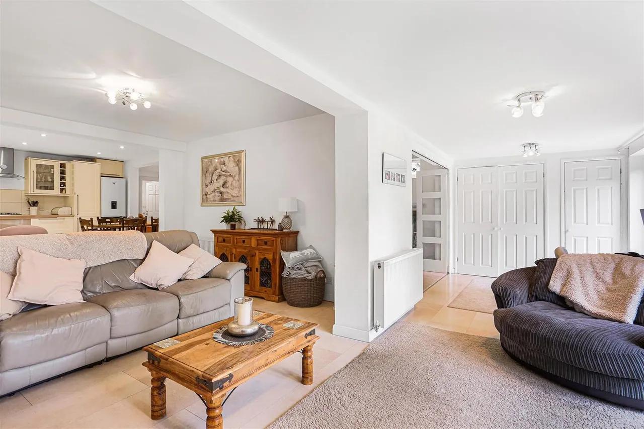 Burntwood Lane, Caterham, CR3, photo 26