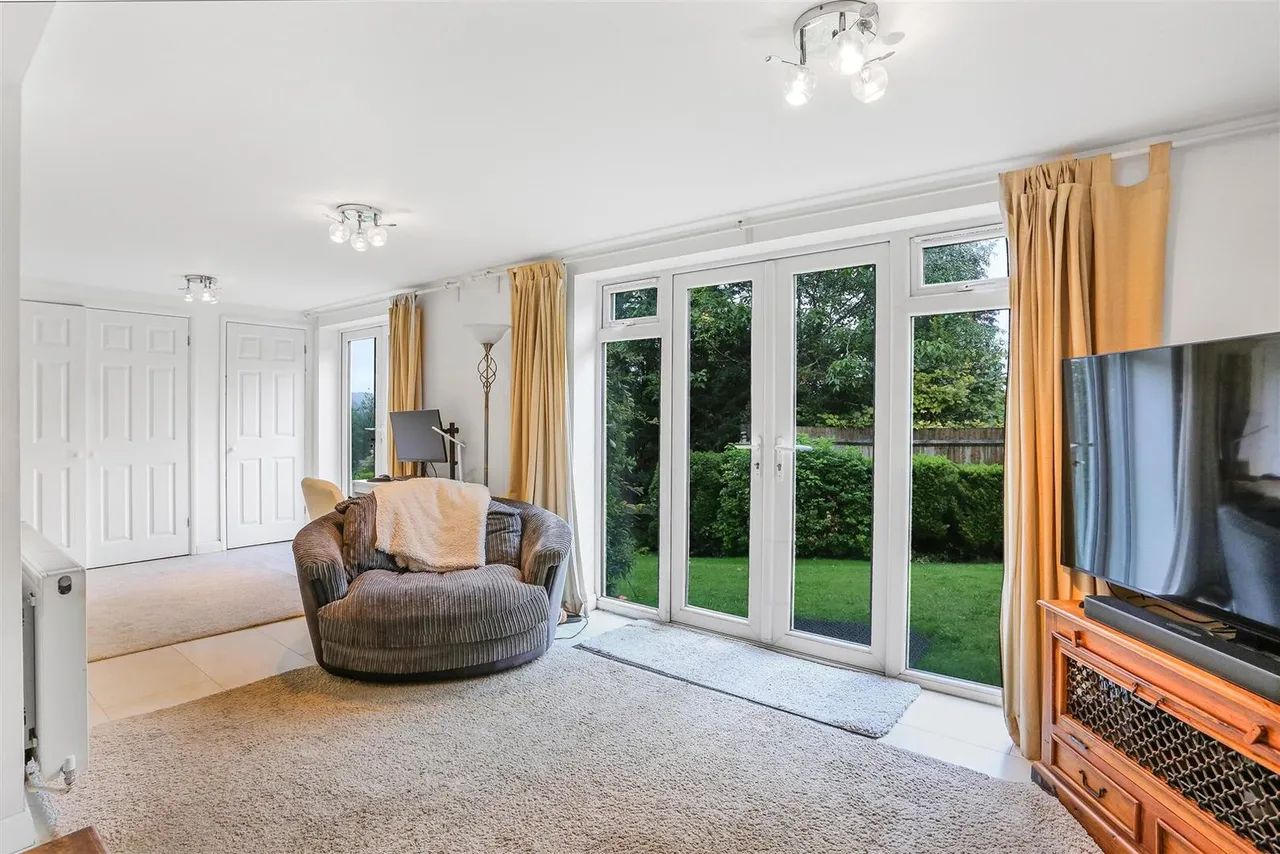 Burntwood Lane, Caterham, CR3, photo 25