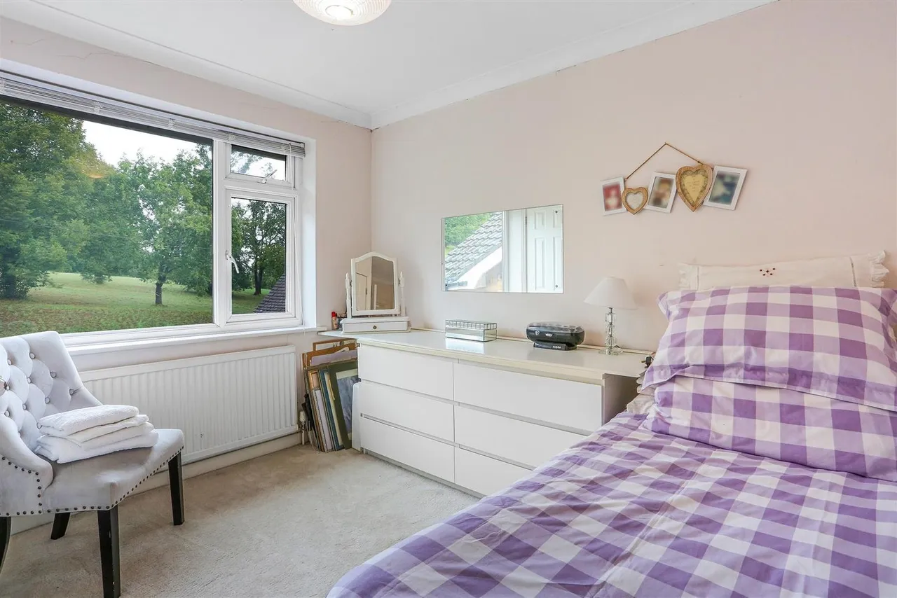 Burntwood Lane, Caterham, CR3, photo 17