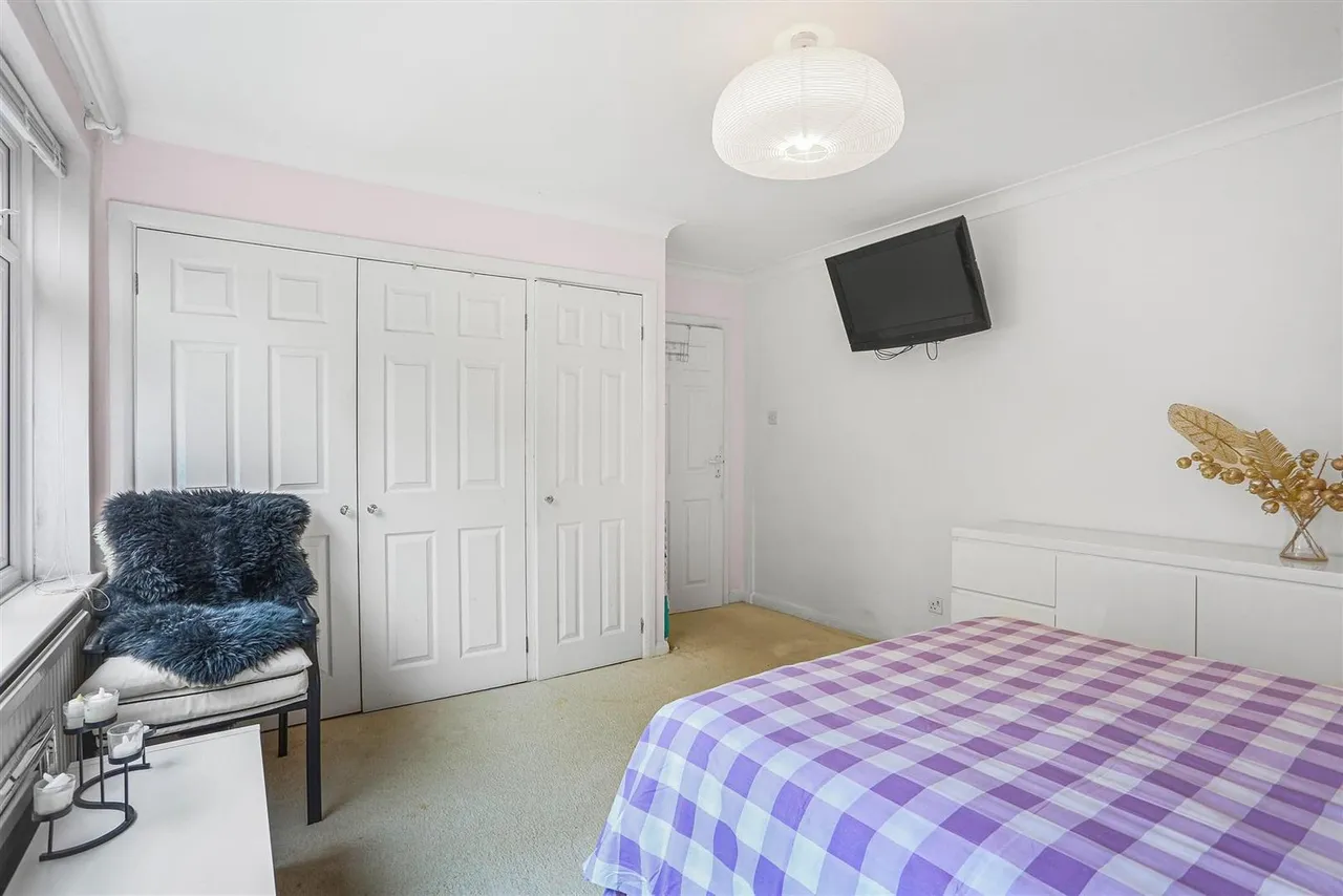 Burntwood Lane, Caterham, CR3, photo 19