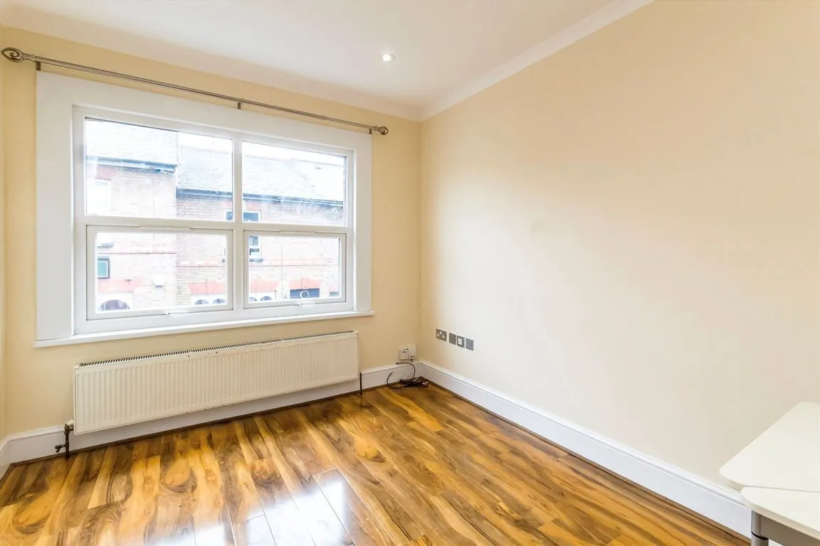Enfield Road, TW8, photo 2