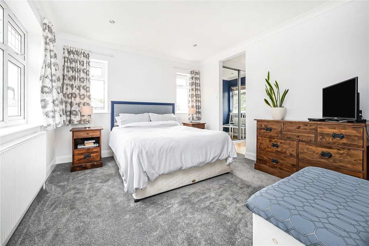 St. Vincent Road, Twickenham, TW2, photo 13