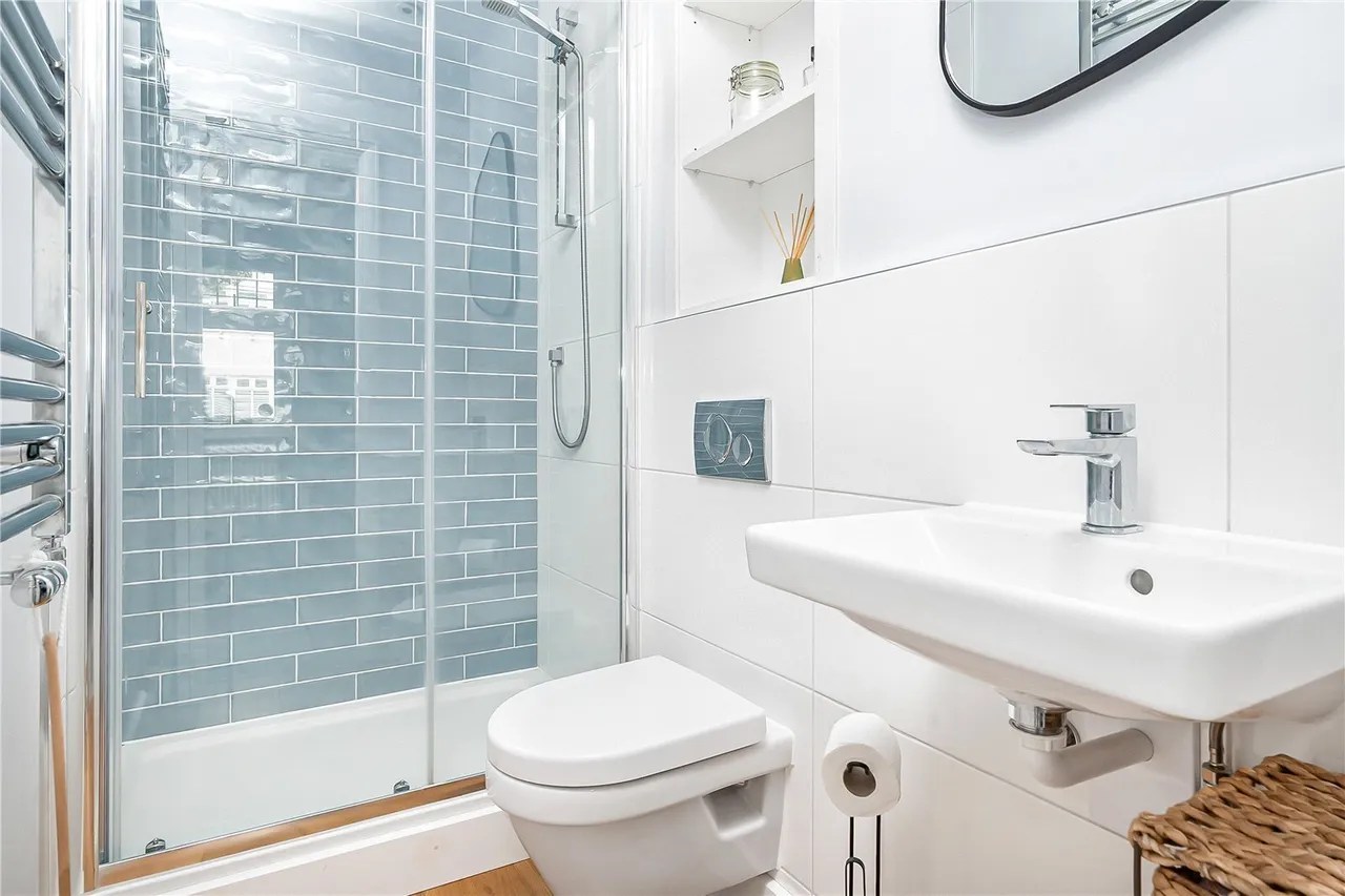 St. Vincent Road, Twickenham, TW2, photo 11