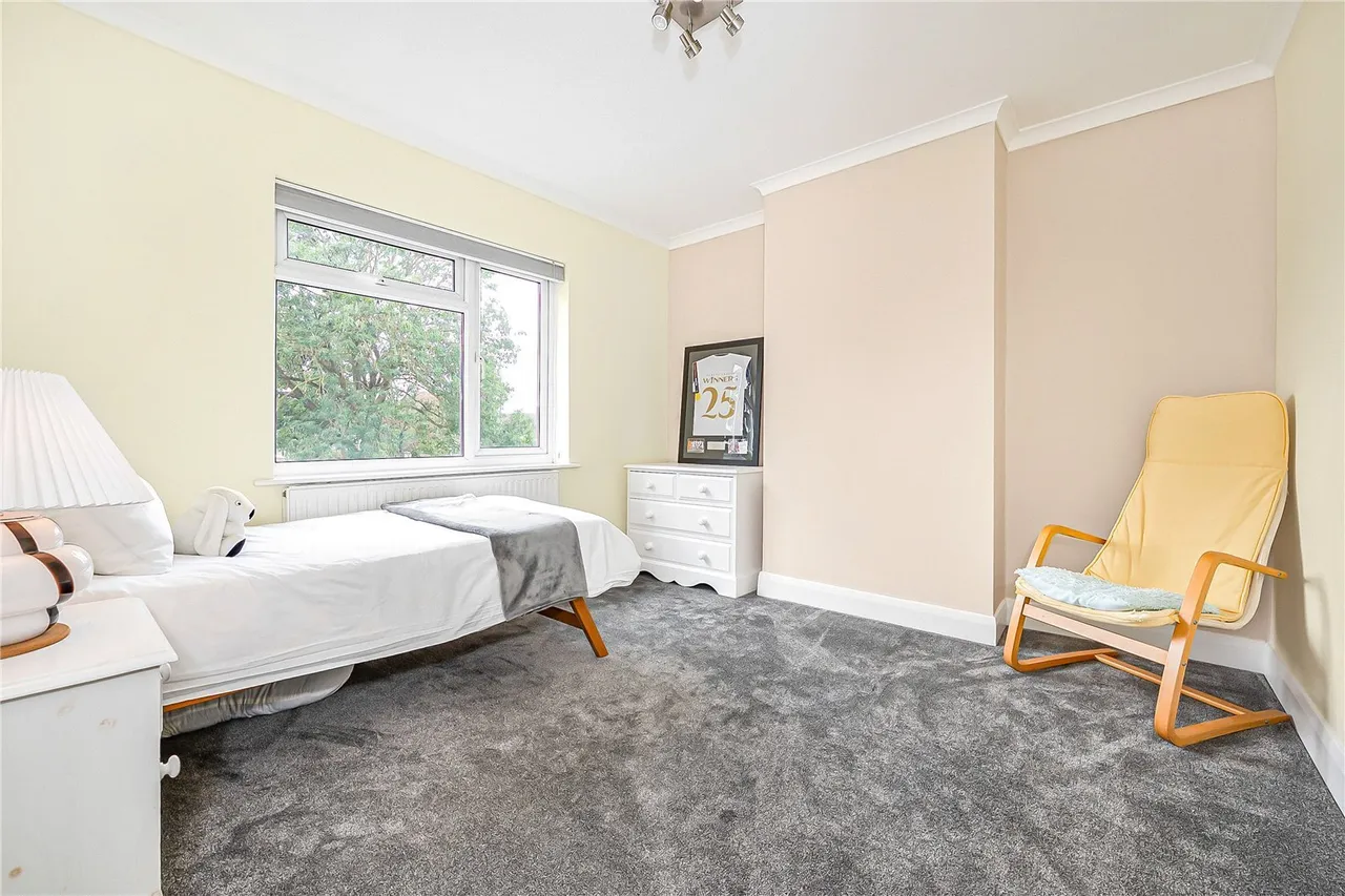 St. Vincent Road, Twickenham, TW2, photo 15