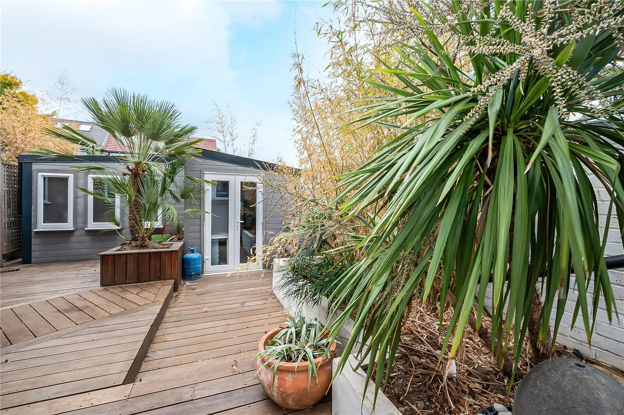 St. Vincent Road, Twickenham, TW2, photo 19