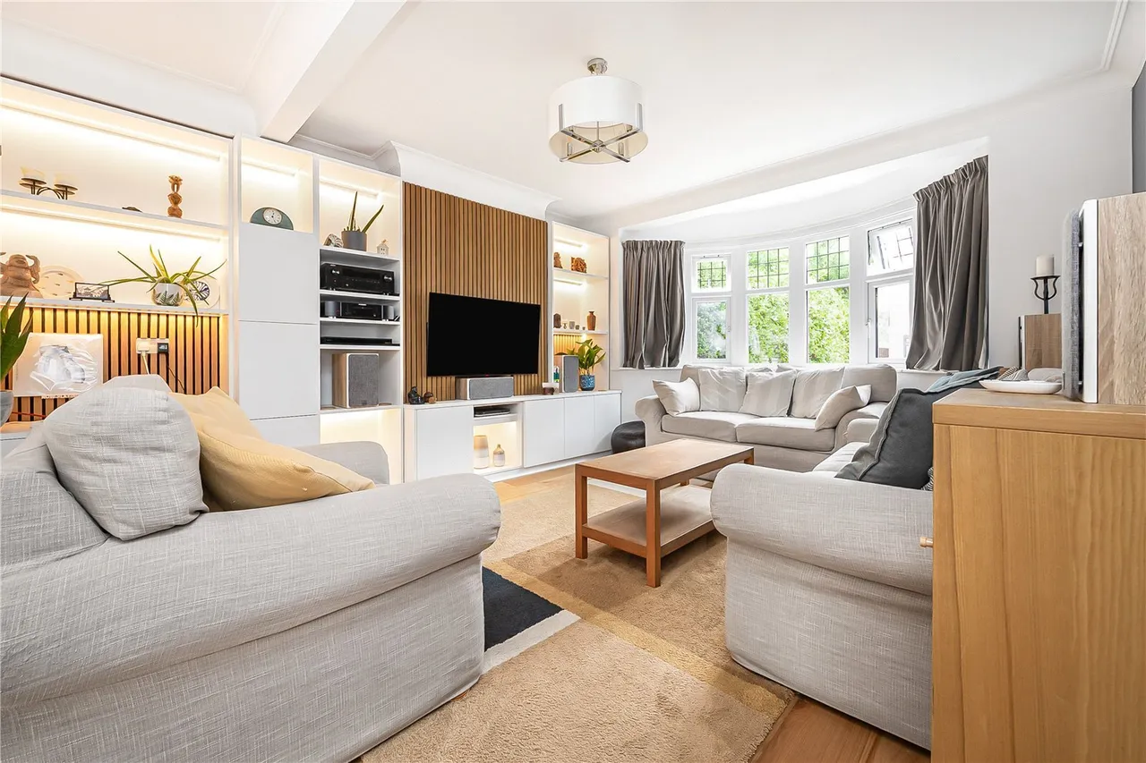 St. Vincent Road, Twickenham, TW2, photo 2