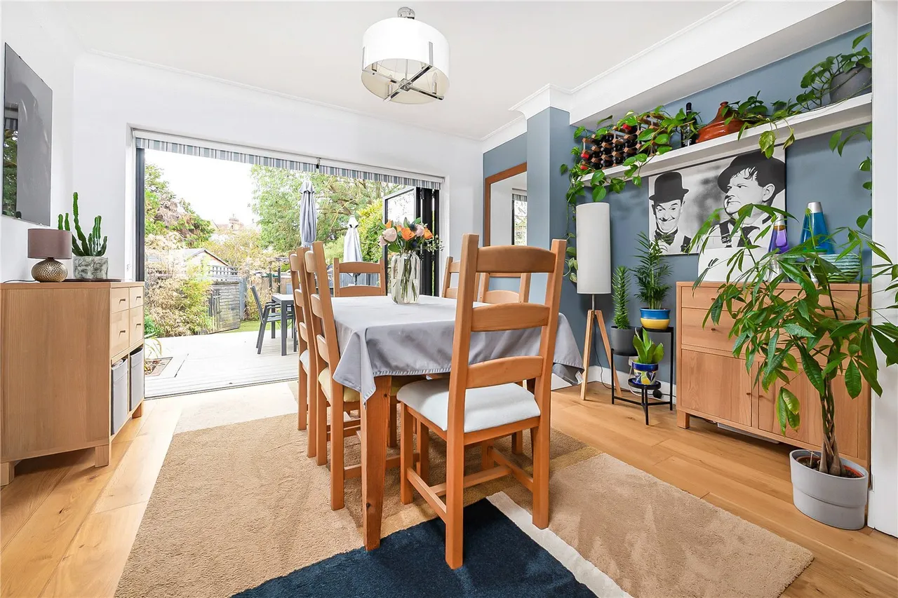 St. Vincent Road, Twickenham, TW2, photo 3