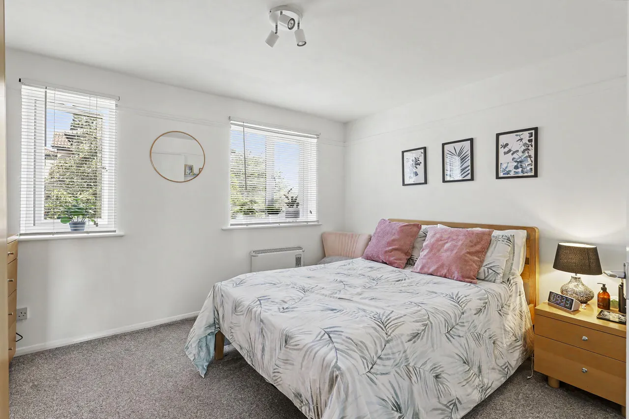 Waddington Close, Enfield, EN1, photo 9